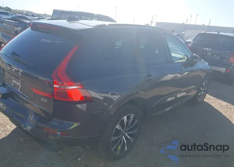 2025 Volvo Xc60 B5 Plus из США, поврежденный, VIN YV4M12RC5S1175751